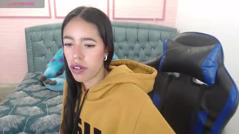 Stephania online show from January 2025 10:27:01 AM