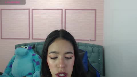 Stephania online show from February 2025 10:32:02 AM