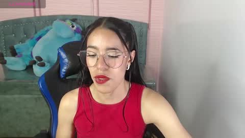 Stephania online show from February 2025 01:44:01 PM