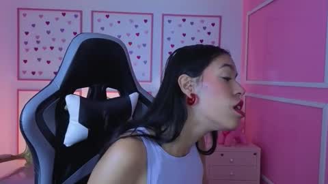 Stephania online show from September 2025 11:35:01 AM