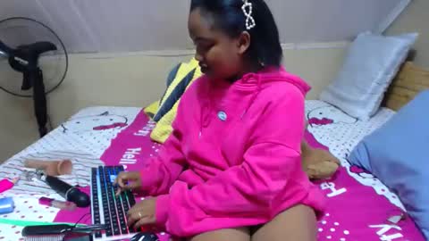 perfectly imperfect girl online show from December 2024 04:13:01 AM