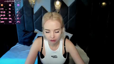 Stephanie Sea online show from January 2025 09:11:02 PM