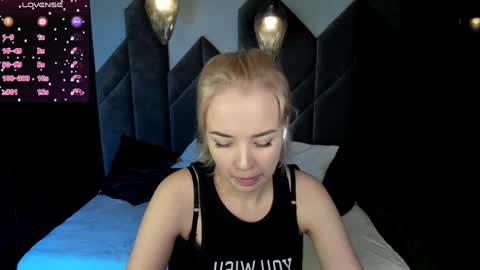 Stephanie Sea online show from February 2025 05:52:01 AM