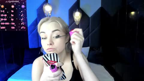 Stephanie Sea online show from February 2025 02:04:02 PM