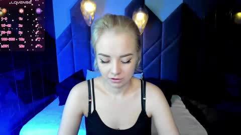 Stephanie Sea online show from February 2025 07:25:02 PM