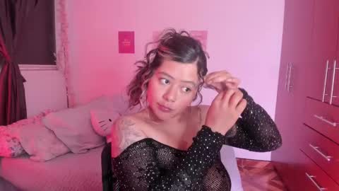 Stephanie  online show from October 2025 11:38:02 PM