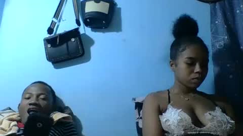 Snapshot of stephaolysca chatting on April 2026 04:01:01 PM stephaolysca online show from April 2026 04:01:01 PM