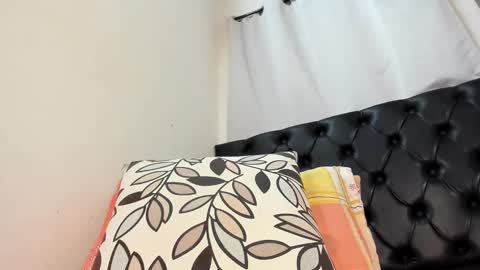 Snapshot of stephie01 chatting on December 2024 05:59:01 AM estefania online show from December 2024 05:59:01 AM