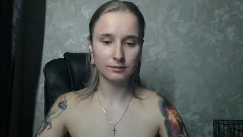 Snapshot of stephiepink chatting on December 2025 01:18:02 PM Grace online show from December 2025 01:18:02 PM