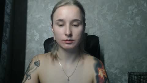 Snapshot of stephiepink chatting on December 2025 09:05:02 AM Grace online show from December 2025 09:05:02 AM