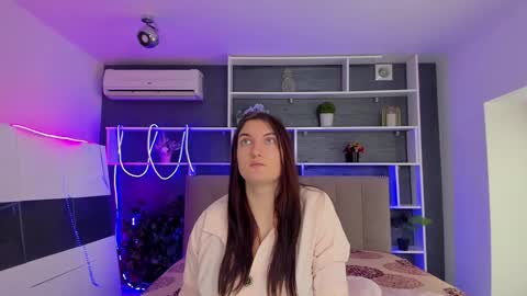 Snapshot of stephierousee chatting on February 2026 06:39:02 AM Stephie online show from February 2026 06:39:02 AM