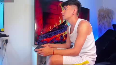 Snapshot of steven_baby69 chatting on October 2025 03:10:02 AM STEVENN online show from October 2025 03:10:02 AM