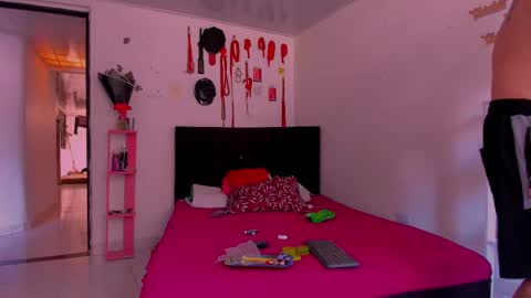 TANIA-STEVEN online show from September 2025 06:31:02 PM