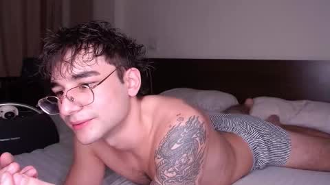 Alex   online show from October 2025 02:51:02 PM