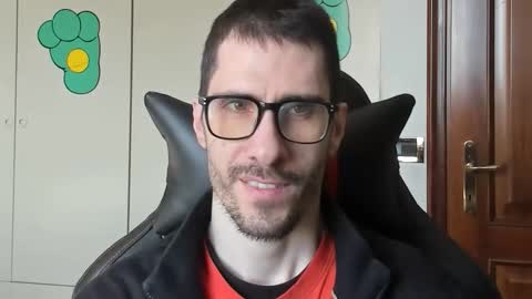 Snapshot of stevex870 chatting on October 2025 08:11:02 AM Steve online show from October 2025 08:11:02 AM