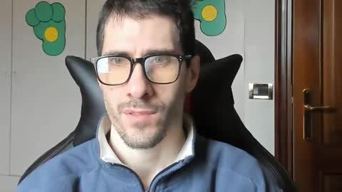 Snapshot of stevex870 chatting on December 2025 09:03:01 AM Steve online show from December 2025 09:03:01 AM