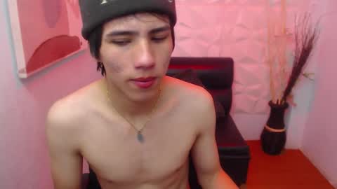 Snapshot of stich_23 chatting on March 2026 04:00:01 PM Stich online show from March 2026 04:00:01 PM