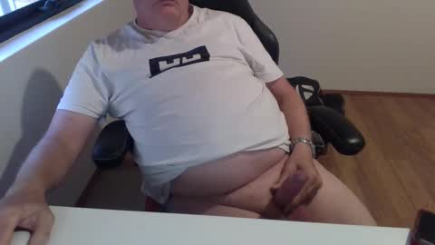 stiffyman55 online show from November 2025 05:10:01 AM