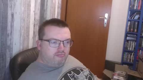 Snapshot of still_alive1985 chatting on September 2025 06:26:02 AM Oliver online show from September 2025 06:26:02 AM