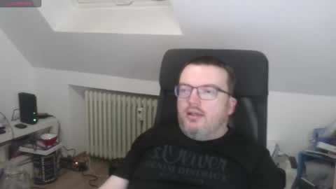 Snapshot of still_alive1985 chatting on November 2025 07:24:02 PM Oliver online show from November 2025 07:24:02 PM