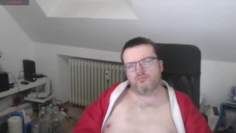 Snapshot of still_alive1985 chatting on December 2025 09:56:01 PM Oliver online show from December 2025 09:56:01 PM