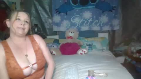 Snapshot of stitchsunshine85 chatting on March 2025 06:08:01 AM Tasha and Drew online show from March 2025 06:08:01 AM