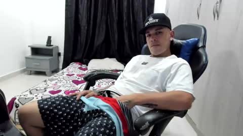 Snapshot of stiven_fox33 chatting on November 2025 02:28:02 AM stiven_fox33 online show from November 2025 02:28:02 AM