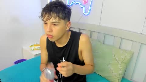 Stiwen online show from November 2025 12:16:02 PM