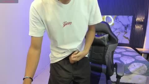 Stiwen online show from February 2026 12:01:02 PM