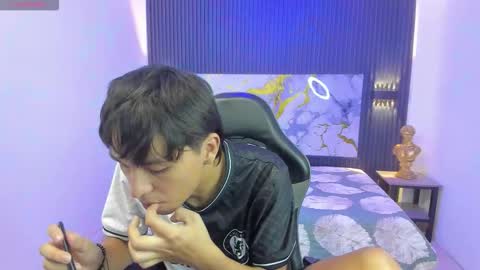 Stiwen online show from March 2026 10:25:01 PM