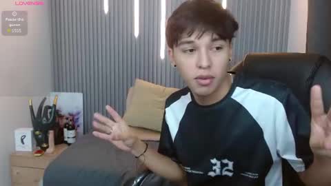Stiwen online show from July 2026 01:06:02 PM