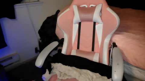 Snapshot of stoned2dabones666 chatting on December 2024 03:40:01 AM Haily online show from December 2024 03:40:01 AM