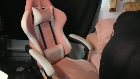 Snapshot of stoned2dabones666 chatting on March 2025 07:37:02 PM Haily online show from March 2025 07:37:02 PM