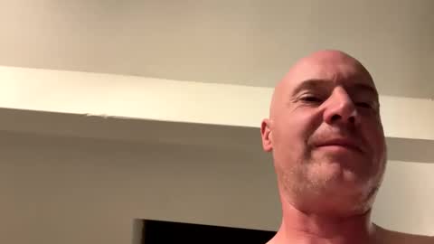 Stoodley22 online show from April 2026 07:14:01 PM