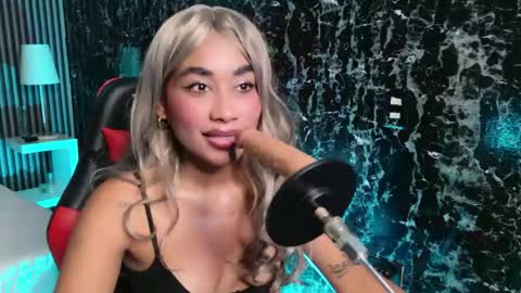 Snapshot of stormybdsm chatting on May 2026 12:05:01 AM Stormy online show from May 2026 12:05:01 AM