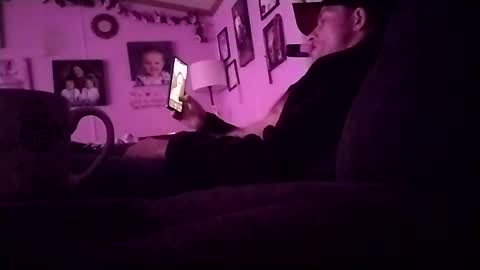 Snapshot of str33twyz3 chatting on December 2024 07:49:02 AM Streetwyze online show from December 2024 07:49:02 AM