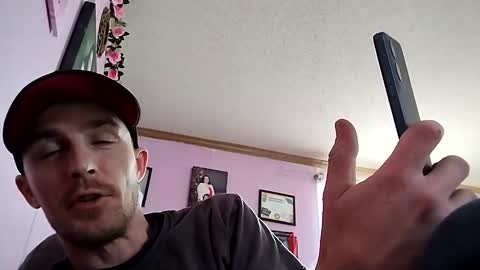 Snapshot of str33twyz3 chatting on December 2024 02:28:02 PM Streetwyze online show from December 2024 02:28:02 PM