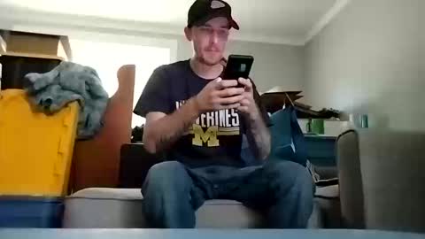 Snapshot of str33twyz3 chatting on October 2025 04:38:02 PM Streetwyze online show from October 2025 04:38:02 PM