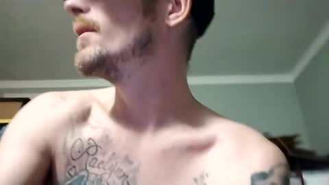 Snapshot of str33twyz3 chatting on November 2025 01:07:02 AM Streetwyze online show from November 2025 01:07:02 AM