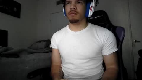 Snapshot of str8dj chatting on December 2025 03:17:02 PM Dj online show from December 2025 03:17:02 PM