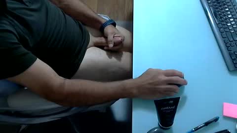 Snapshot of straight51guy chatting on October 2025 10:52:02 AM straight51guy online show from October 2025 10:52:02 AM