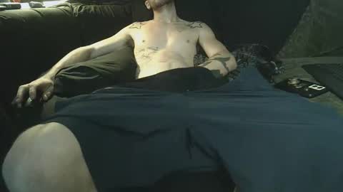 straitpipermann22 online show from October 2025 03:40:02 PM