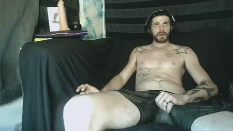 Snapshot of straitpipermann22 chatting on November 2025 03:45:01 PM straitpipermann22 online show from November 2025 03:45:01 PM