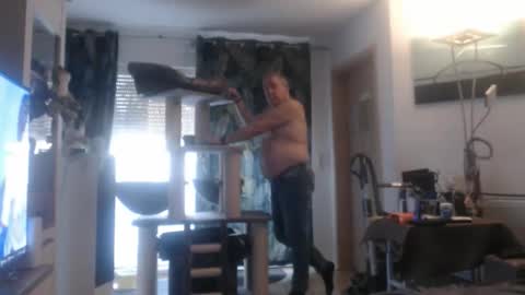 Snapshot of stranger1966 chatting on October 2025 07:03:02 AM Stranger online show from October 2025 07:03:02 AM