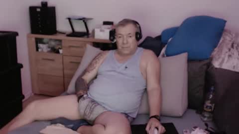 Snapshot of stranger1966 chatting on November 2025 09:50:02 PM Stranger online show from November 2025 09:50:02 PM