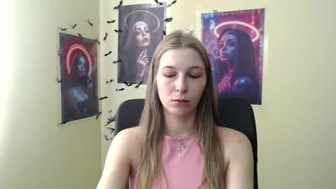 Snapshot of stranger_giirl chatting on April 2026 05:49:01 AM Amalia online show from April 2026 05:49:01 AM