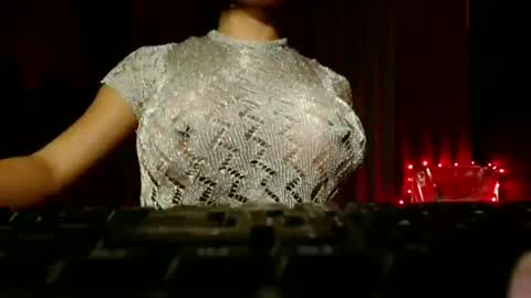 strawberry_kisses143 online show from June 2026 12:14:02 PM