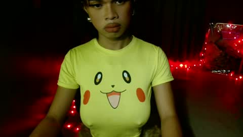 strawberry_kisses143 online show from June 2026 06:16:02 AM