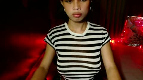 strawberry_kisses143 online show from June 2026 11:18:01 PM