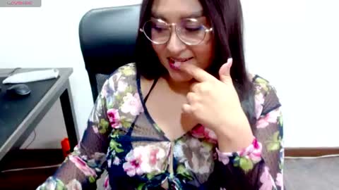 strawlux online show from July 2026 04:46:02 PM